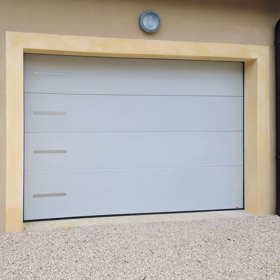 porte de garage motorisée la roche sur yon